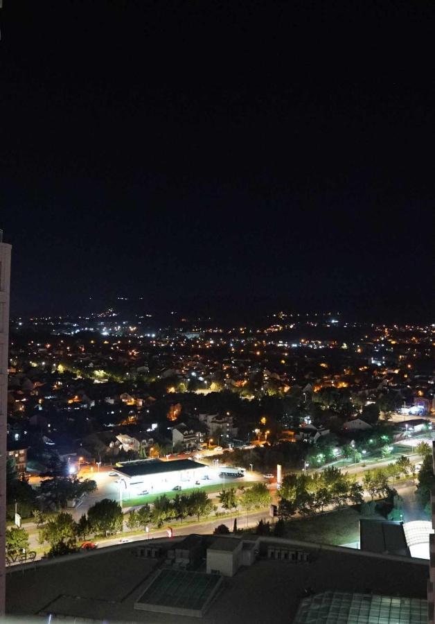 Skopje Sky City 19Th Floor Twin & 12Th Floor & 25Th & 33 Floor Apartments & With Pool & Spa & Gym & Parking Included In Price Exterior photo