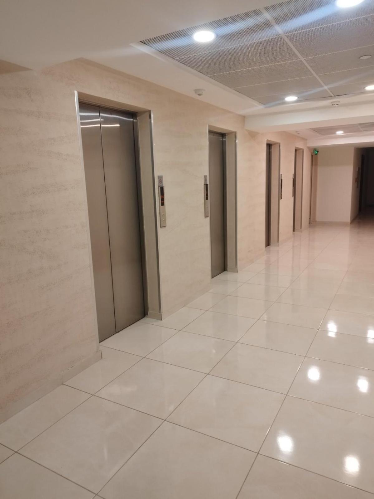 Skopje Sky City 19Th Floor Twin & 12Th Floor & 25Th & 33 Floor Apartments & With Pool & Spa & Gym & Parking Included In Price Exterior photo
