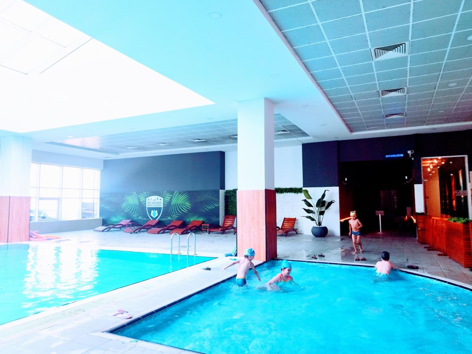 Skopje Sky City 19Th Floor Twin & 12Th Floor & 25Th & 33 Floor Apartments & With Pool & Spa & Gym & Parking Included In Price Exterior photo