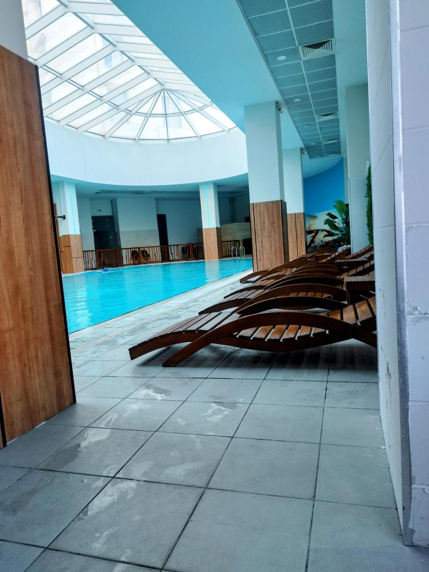 Skopje Sky City 19Th Floor Twin & 12Th Floor & 25Th & 33 Floor Apartments & With Pool & Spa & Gym & Parking Included In Price Exterior photo