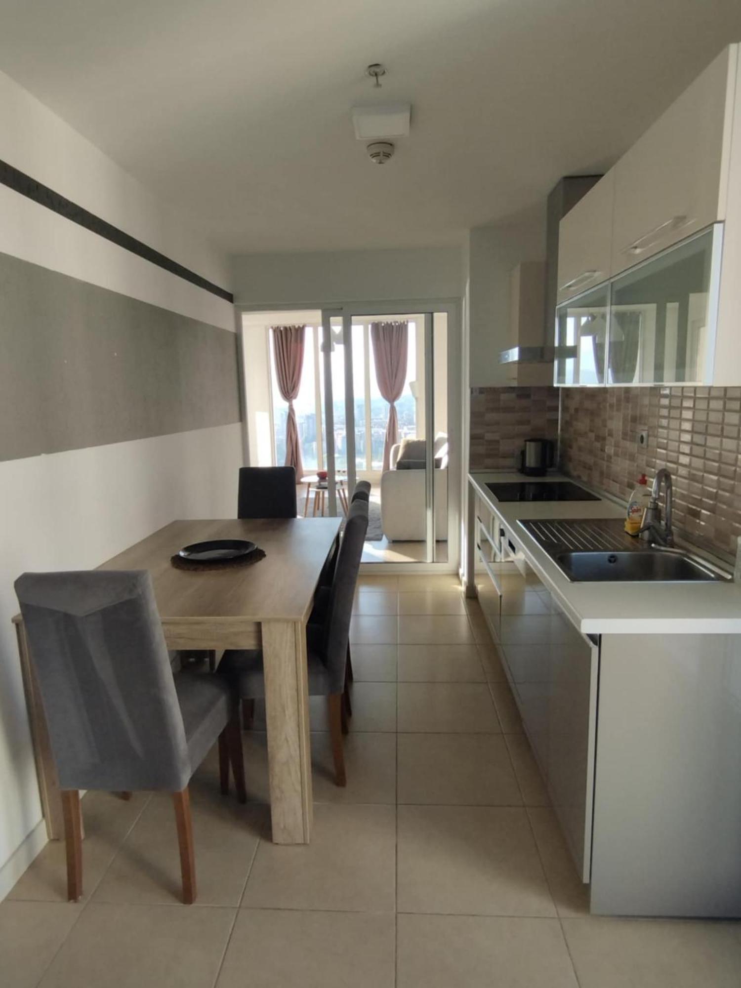 Skopje Sky City 19Th Floor Twin & 12Th Floor & 25Th & 33 Floor Apartments & With Pool & Spa & Gym & Parking Included In Price Exterior photo
